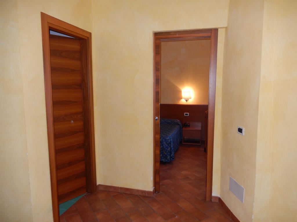 Albergo Dei Leoni Monterotondo  Dış mekan fotoğraf